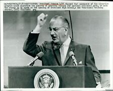 1967 Pres Johnson Speaks At Crossland High School D.C Politics Wirephoto 8X10 picture