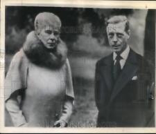 1945 Press Photo Duke of Windsor and Dowager Queen Mary at Marlborough house picture