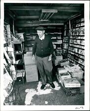 1978 Business Abe Smith Newsstand Office Small Room Crates 8X10 Vintage Photo picture