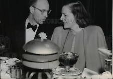 1950 Press Photo James Roosevelt and Helen Douglas talk about political plans picture