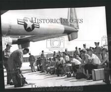 LARGE 1958 Press Photo Civil Air Patrol Cadets Albert Hirsch Demonstrates Parach picture