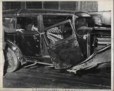 1931 Press Photo Wreckage of Fatal Car Crash in Philadelphia picture