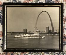 “The Gateway Arch” - Howard Earl Day Photo / Framed (70’s) St. Louis, MO 8 x 10” picture