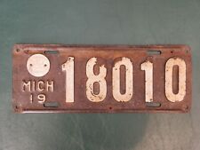 1919 Michigan License Plate #18010 w/ Original State of Michigan Token Attached picture