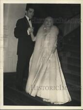 1955 Press Photo New York-Hope Hampton with Prince Hassan Taghavi of Persia picture