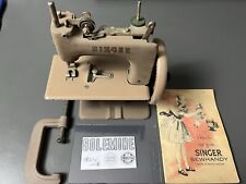 Vintage SINGER Model 20 Sewhandy Child’s Toy Sewing Machine 1950's Beige picture