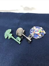 Walt Disney World 2009 Spinning Pin Trading Badge& 2 Pass Holder Collection Pins picture