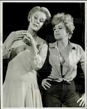 1962 Press Photo Margaret Leighton and Shelley Winters perform onstage in NYC picture