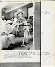 1973 Press Photo Skeleton attends Dr. Robert Nobles' North Texas State class. picture
