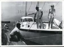 1975 Press Photo Raymond and Lois Palmer on the deck of the sailboat picture