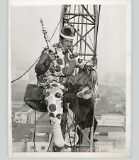 OZZIE HAMILTON OSBORNE Flagpole Sitting W/ Crown In Costume Vtg 1948 Press Photo picture