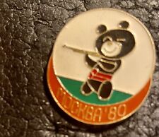 Olympic SHOOTING BUTTON MISHKA Metal pinback. OLYMPIC MOSCOW 1980 picture