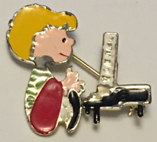 PEANUTS SCHROEDER playing the Piano Lapel Hat Pin United Features picture
