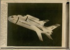 1971 Artist Drawing Boeing Co-Grumman Corp Proposed Shuttle Nasa Wirephoto 8X10 picture