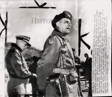1952 Press Photo General Matthew Ridgway talks to newsmen at Korean peace camp picture