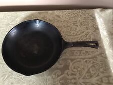 WAGNER WARE ~ Vintage Cast Iron 9 INCH CHEF SKILLET w/Thumb Grip (1386 A) picture
