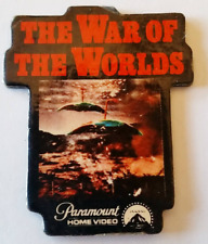 The WAR Of The WORLDS Movie Vintage Button Badge Pinback Rare 1980 Collectable  picture