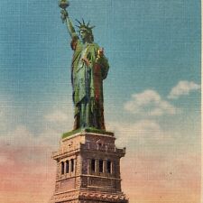 Postcard NY Statue of Liberty New York City Manhattan Post Card Pub Co Linen picture