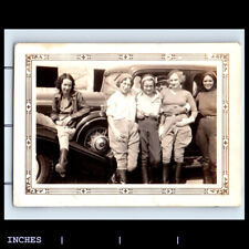 Vintage Photo AFFECTIONATE MAN WOMEN BY CLASSIC CAR picture