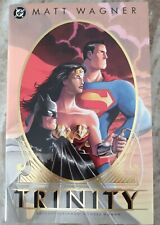 Trinity: Batman / Superman / Wonder Woman DC HC/DJ Graphic Novel 2004 1st picture