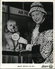 1962 Press Photo Renata Tebaldi poses with New the dog - hcp80587 picture