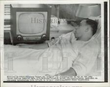 1954 Press Photo Brooklyn Dodgers' Johnny Podres recovers at Long Island hospita picture