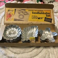 1 Vintage Box of 13 Sandbakkelse Mini Tart Baking Tins Minnesota USA picture