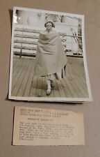 Original 1926 Press Photo of a Woman Wearing a Fascisti Cape from Italy picture