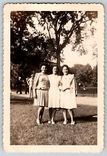 3 BEAUTIFUL WOMEN POSING IN PERIOD FASHION WWII ERA 4.5