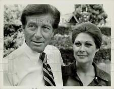 1973 Press Photo Actors Efrem Zimbalist, Jr. and Betty Anne Rees in 
