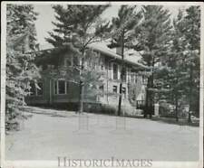 Press Photo George P. Tweed home on a Duluth hillside built during World War I picture