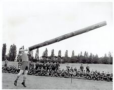 1955 Vintage Photo Argyll & Sutherland Highlanders soldier during Highland Games picture