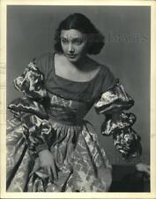 1942 Press Photo Katharine Cornell in Romeo and Juliet. - mjx67008 picture