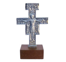 PELTRO CESELLATO A MANO VINTAGE PEWTER CRUCIFIX CROSS ON WOOD - ITALY - 2-7/8