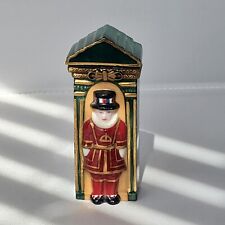 LIMOGES TRINKET BOX BEEFEATER TOWER OF LONDON GUARD HINGED  picture