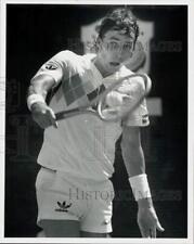 1983 Press Photo River Oaks tennis winner Ivan Lendl delivers backhand in match. picture