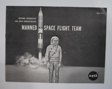 Vintage NASA MANNED SPACE FLIGHT TEAM booklet - NASA EP-11 picture