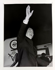 1968 Seattle Tacoma Airport Hubert Humphrey Vice President Vintage Press Photo picture