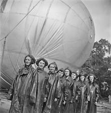 Womens Royal Air Force RAF Balloon Command stand together their- 1941 Old Photo picture