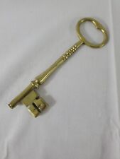 Vintage Brass Colonial Williamsburg Restoration Commemoration Key - pin picture