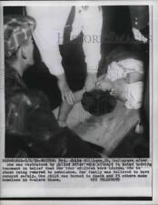 1959 Press Photo Mrs. Julia Williams Collapses Trying to Save Children From Fire picture