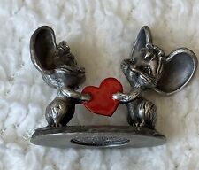 Vintage Hallmark Valentines Day figurine 1981 fine pewter mice holding heart picture
