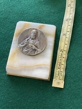 E Dropsy Medallion On Marble picture