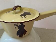 Cowboy Enamelware Saucepan Creative Co-op Inc. with label picture