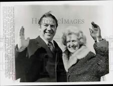 1972 Press Photo Senator Vance Hartke and Wife at Logan Airport in Boston picture