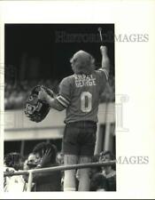 1980 Press Photo Houston Oilers Football Fan Krazy George Rallies Crowd picture