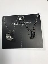 Twilight Saga Bella Replica Wedding Rings On Chain Breaking Dawn picture