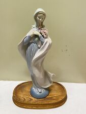Lladro OUR LADY w FLOWERS Madonna #5171 Porcelain Spiritual Figurine picture