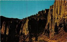 Vintage Postcard- J1236. THE PALISADES YELLOWSTONE. UnPost 1960 picture