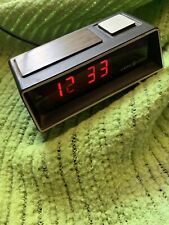 Vintage General Electric Model F1-8149 Alarm Clock picture